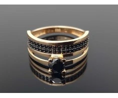 Dvigubas auksinis žiedas su akutėmis