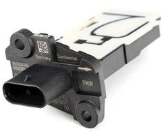 BMW 2' F22 LCI 2' F23 3' F31 4' F33 5' F10 LCI 6' G32 GT Karštos plėvelės oro masės matuoklis 13628570107 Originali