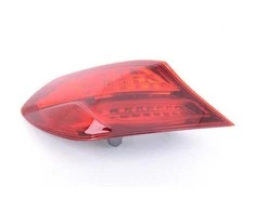 Bmw Galinis Žibintas Šoniniame Skydelyje Kairėje F06 F12 F13 Originalus 63217210577