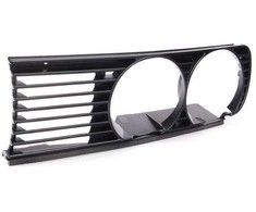 Bmw E30 Dešinės Pusės Galinės Šviesos Grotelė Originalus 51131945886