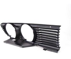 Bmw E30 Dešinės Pusės Galinės Šviesos Grotelė Originalus 51131945886