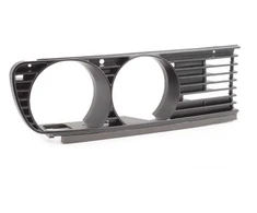 BMW E30 grotelės kairės pusės originalios 51131876091