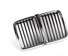 BMW E30 priekinės centrinės grotelės originalios 51131945877
