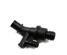 BMW E32 E31 Variklio alkūninis velenas kvėpavimo žarna jungtis Cil 1-6 Originali 11151718713