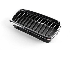 BMW E38 grotelės dešinėje originalios 51138231596