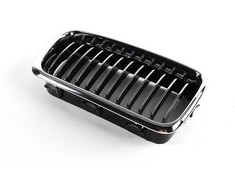 BMW E38 grotelės dešinėje originalios 51138231596