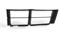 BMW E39 priekinio bamperio grotelių grotelės kairės pusės originalios 51118235673