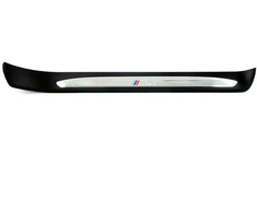 BMW E60 apdailos detalė Priekinis dešinysis įvažiavimas Originalus 51477898818