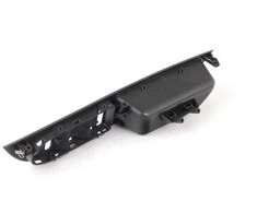 BMW E60 durų rankenos įdubos apdaila kairėje pusėje originali 51416983693