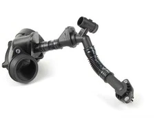 BMW E70 variklio oro įsiurbimo žarna Originali 13717848151
