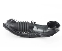 BMW E81 E88 E90 E93 filtruoto oro vamzdis originalus 13717804846