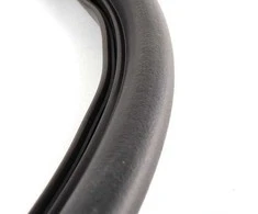 BMW E90 E91 E92 E93 variklio dangčio sandariklis originalus 51717060565