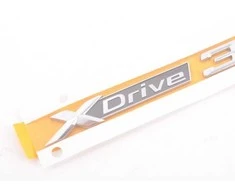 BMW F15 F16 X5 X6 xDrive35i priekinių kairiųjų arba dešiniųjų durų emblema 51147345059 originali
