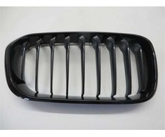 BMW F20 F21 LCI Ornam Grotelės Juodos Blizgios Priekinės Originalus 51712357462