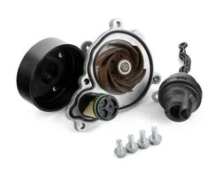BMW F20 F23 G32 variklio vandens siurblys originalus 11518638026