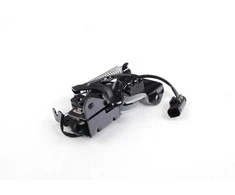 BMW F20 F87 Kairės pusės apatinio dangčio fiksatorius originalus 51237242548