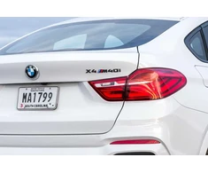 BMW F26 X4 M GALINĖS BAGAŽINĖS EMBLEMA X4 M40I UŽRAŠAS DEKALAS ŽENKLIUKAS LOGOTIPAS 51148065078 ORIGINALUS