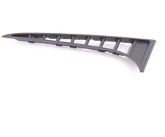 BMW F80 F82 F83 galinio bamperio grotelės Dešinės pusės originalios 51128056588