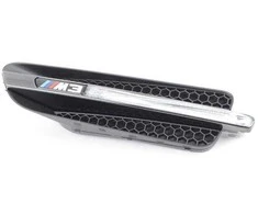 BMW M3 E90 priekinis sparnas, juodos chromuotos grotelės, kairės 51137981105 Originalus