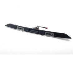 BMW NAUJA ORIGINALI 5 SERIJOS E39 1996-2003 BAGAŽINĖS RANKENA CHROMAS 7051529