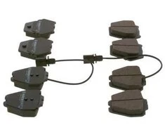 BOSCH stabdžių trinkelių rinkinys, diskinis stabdys 0986424690 4B0698151S
