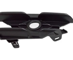 Mazda 3 Hatchback BP Dešinės Radiatoriaus Grotelės Priedas Originalus BDGF50154A