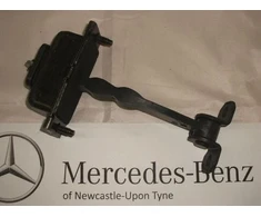 Mercedes Benz C 200 CDI W203 Tuerhalter Durys Laikiklis Originalus A2037200316