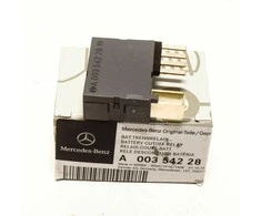 MERCEDES-BENZ GLA X156 Akumuliatoriaus išjungimo relė A0035422819 NAUJA ORIGINALI