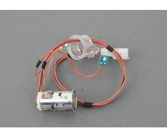 NAUJAS OEM BMW F10 F11 F12 F13 E70 E71 CIGARETĖS ŽIEBIMO KIŠTUKAS 6977675