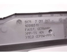 Originalus BMW E65 E66 E67 priekinis viršutinis radiatoriaus oro ventiliacijos kanalas OEM 51717011217