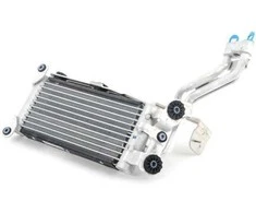 Originalus BMW E82 E88 135i M kupė variklio alyvos aušintuvas OEM 17217564702