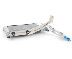 Originalus BMW E82 E88 135i M kupė variklio alyvos aušintuvas OEM 17217564702