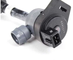 ORIGINALUS OEM BMW E60N E61N E71 Kuro bako kvėpavimo vožtuvas su vamzdžiu 13907618652