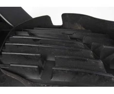 Originalus Porsche 997 sparno apdailos purvo apsaugas priekyje kairėje pusėje vairuotojui 99750412300
