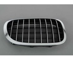 Originalus priekinis bamperis DEŠINIS centrinis groteles su NV BMW 7 F01 F02 F04 2008-2012