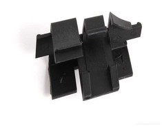 Tikras BMW E34 spaustukas priekinio grotelių dangčiui kairėje 51131978151