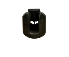 TOYOTA 17-23 TACOMA Galinių durelių vyrių įvorės įleidžiamoji detalė dešinėje pusėje originali 6614304021