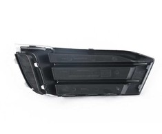 VAG AUDI A3 2017-2019 Priekinio bamperio grotelės dešinėje O/S originalios 8V58076729B9