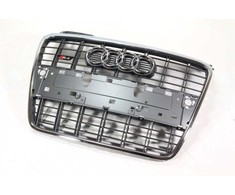 VAG AUDI A4 B7 priekinio bamperio radiatoriaus grotelės originalios 8E0853651K1RR