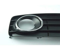 Vag Oro Kreipiamosios Grotelės Satino Juodos Spalvos Audi A5 S5 2008 2011 Originalus 8T0807681B01C