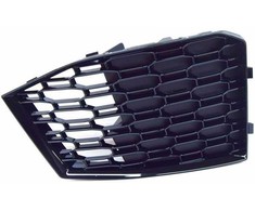 VAG AUDI oro kreipiamosios grotelės juodos blizgios spalvos 8W6807682PT94 originalios