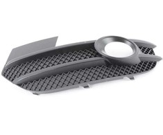 VAG AUDI Q3 2011-2014 N/S kairiojo bamperio rūko žibinto grotelės originalios 8U0807681A