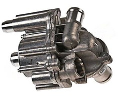 VAG Aušinimo Skysčio Siurblys Su Vakuumine Jungtimi Volkswagen Touareg Audi A8 Q7 Originalus 057121011R