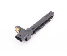 VAG Engine Speed Sensor Originalus 059906433C Audi A4/Avant (2008 - 2012) Audi A4 allroad quattro (2010 - 2016) Audi A4L (2009 - 2017) Audi A4/S4/Avant/qu. (2008 - 2012) Audi A5/S5 Cabriolet (2010 - 2011) Audi A5/S5 Cou.Sport. (2008 - 2011) Audi A8 (2010 - 2013) Audi A8/S8 quattro (2010 - 2013) Audi Q5 (2009 - 2012) Audi Q7 (2007 - 2015) Audi R