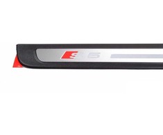 VAG Genuine Satin juodas įėjimo juostelė su užrašu AUDI 8T0853374L01C