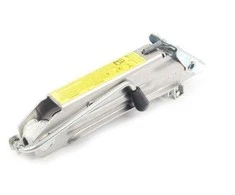 VAG Jack Audi A3 A4 A6 Volkswagen Golf Passat Originalus 8L0011031A