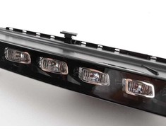 VAG NAUJAS ORIGINALUS AUDI Q7 09-16 DEŠINIS PRIEKINIS BAMPEKIO LED POSŪKIO SIGNALAS