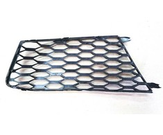 VAG Naujas originalus Audi RS6 priekinis dešinysis blizgus juodas oro kanalo groteles 4G0807682ST94 OEM