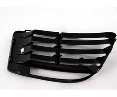 VAG Naujas originalus VW Golf priekinis vairuotojo pusės apatinis bamperio groteles 5K0853665E 041