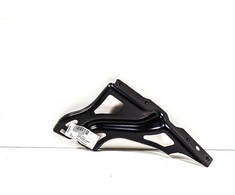 VAG Originali laikiklis dešinėje priekinėje AUDI Q3 Rsq3 8U0821136